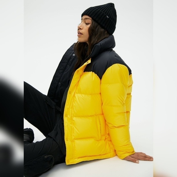 Aritzia Jacket The Super Puff Goose Down Warm Winter Hood Black Yellow XS GUC - Picture 10 of 12